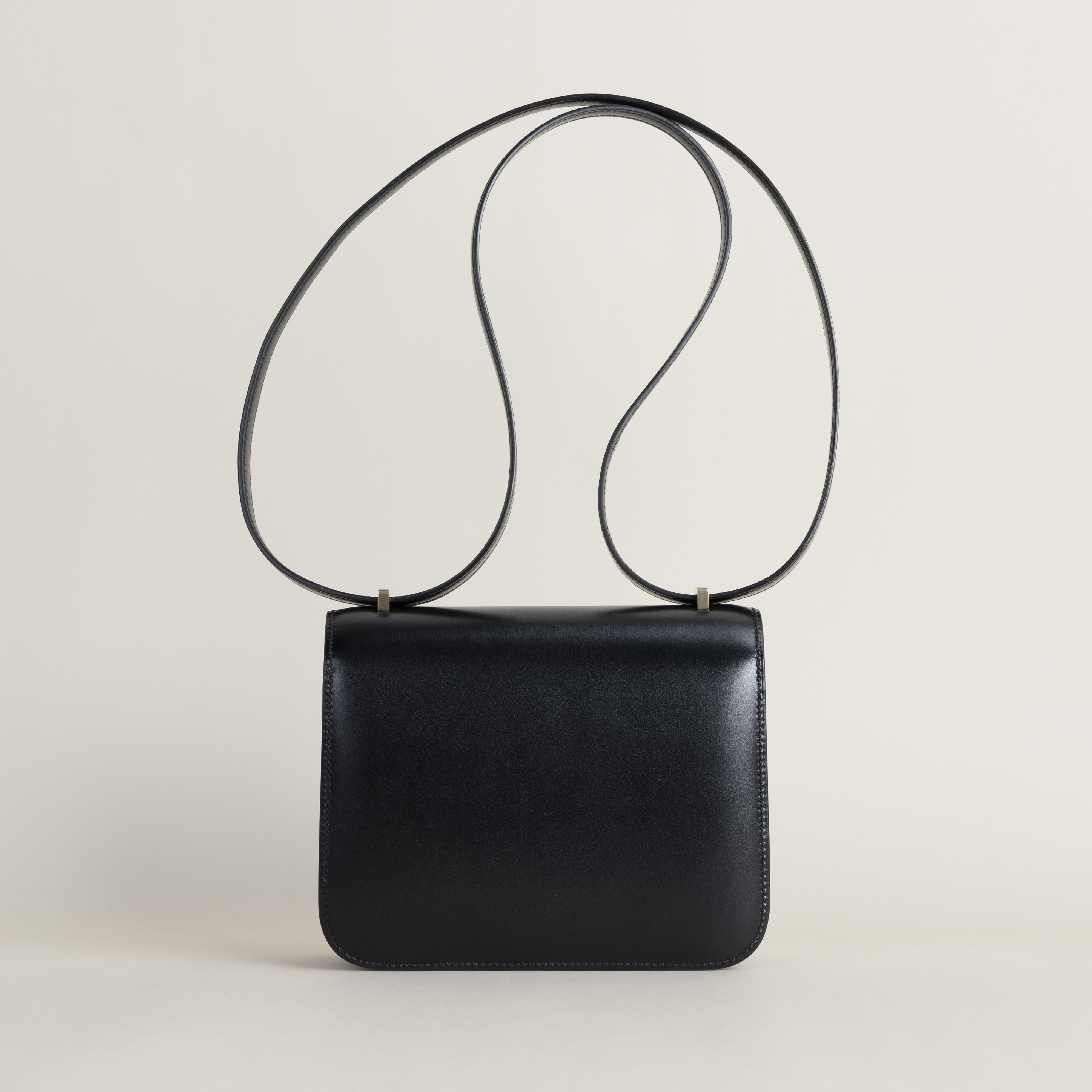 Constance 18cm Box 89 Noir So Black