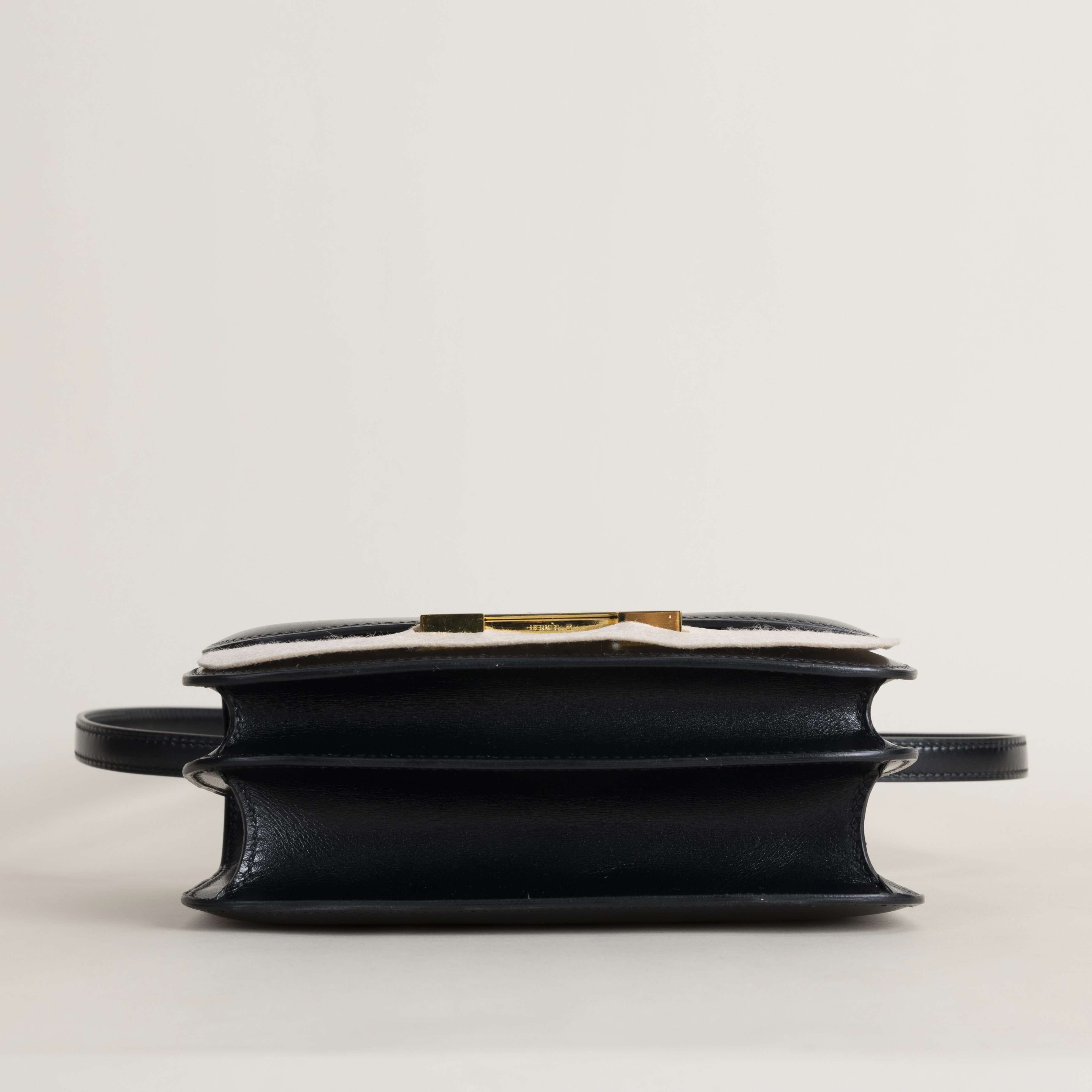 Constance 18cm Box 89 Noir So Black