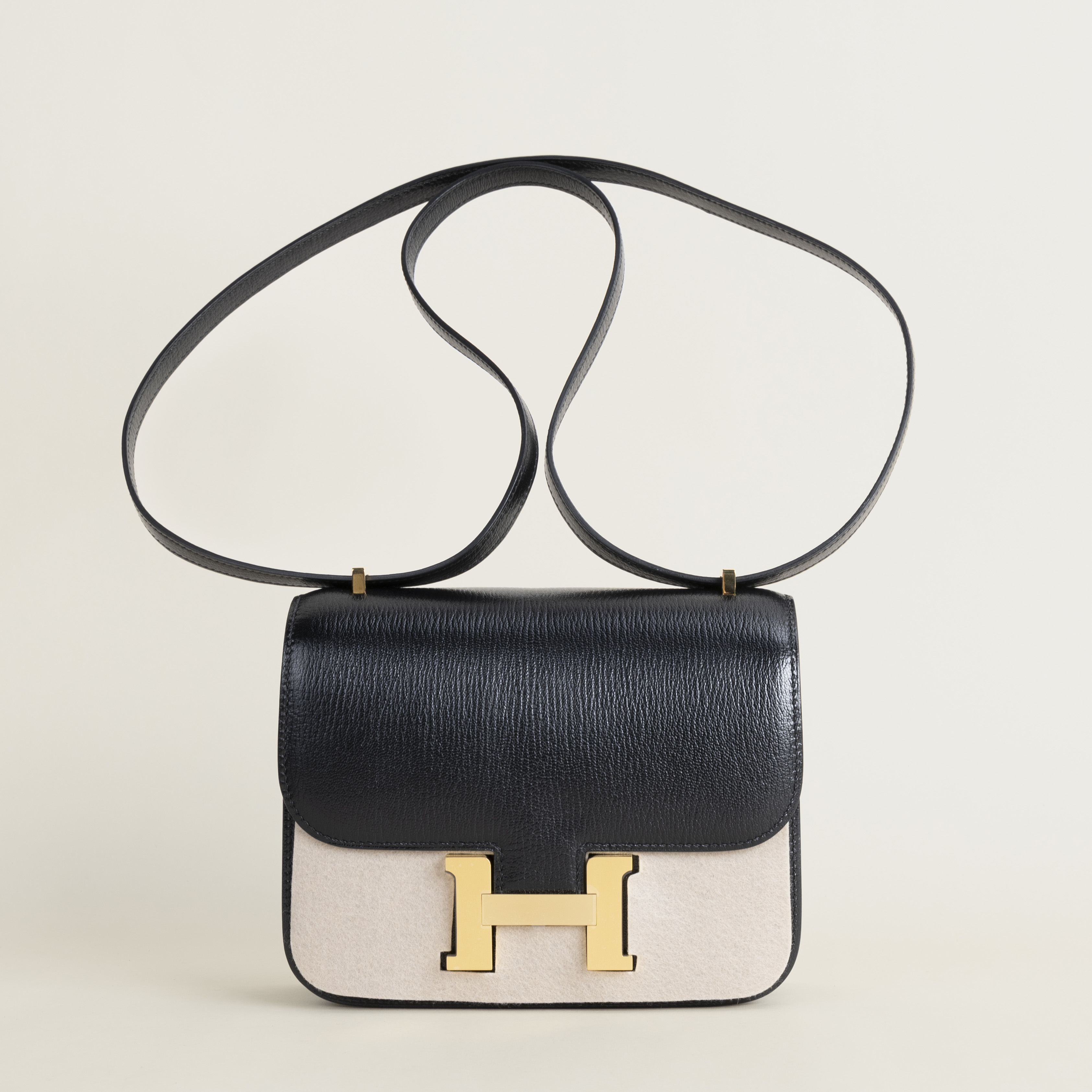 Constance 18cm Chevre leather CC89 Noir ghw