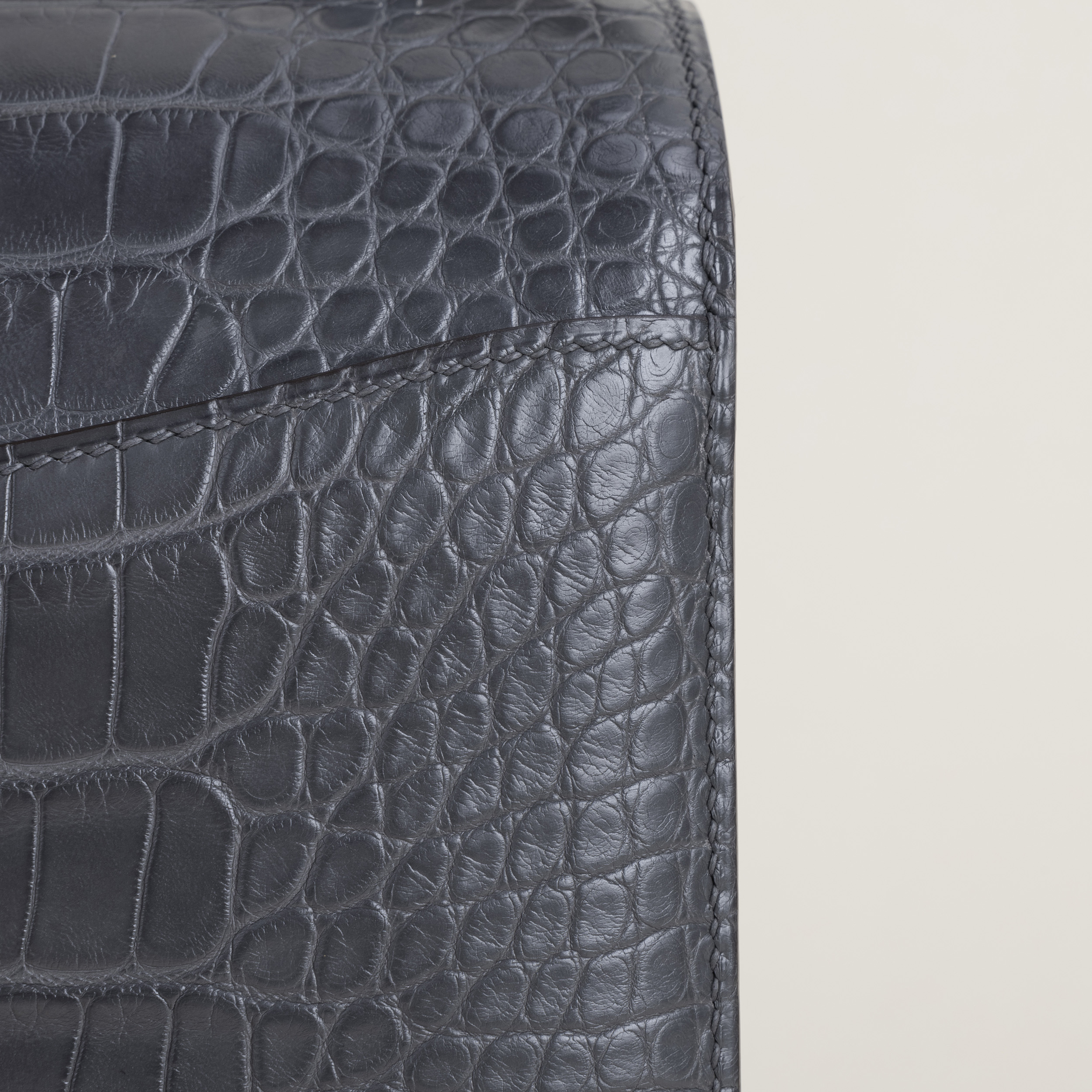 Constance 24cm Matte Alligator 88 Graphite HW