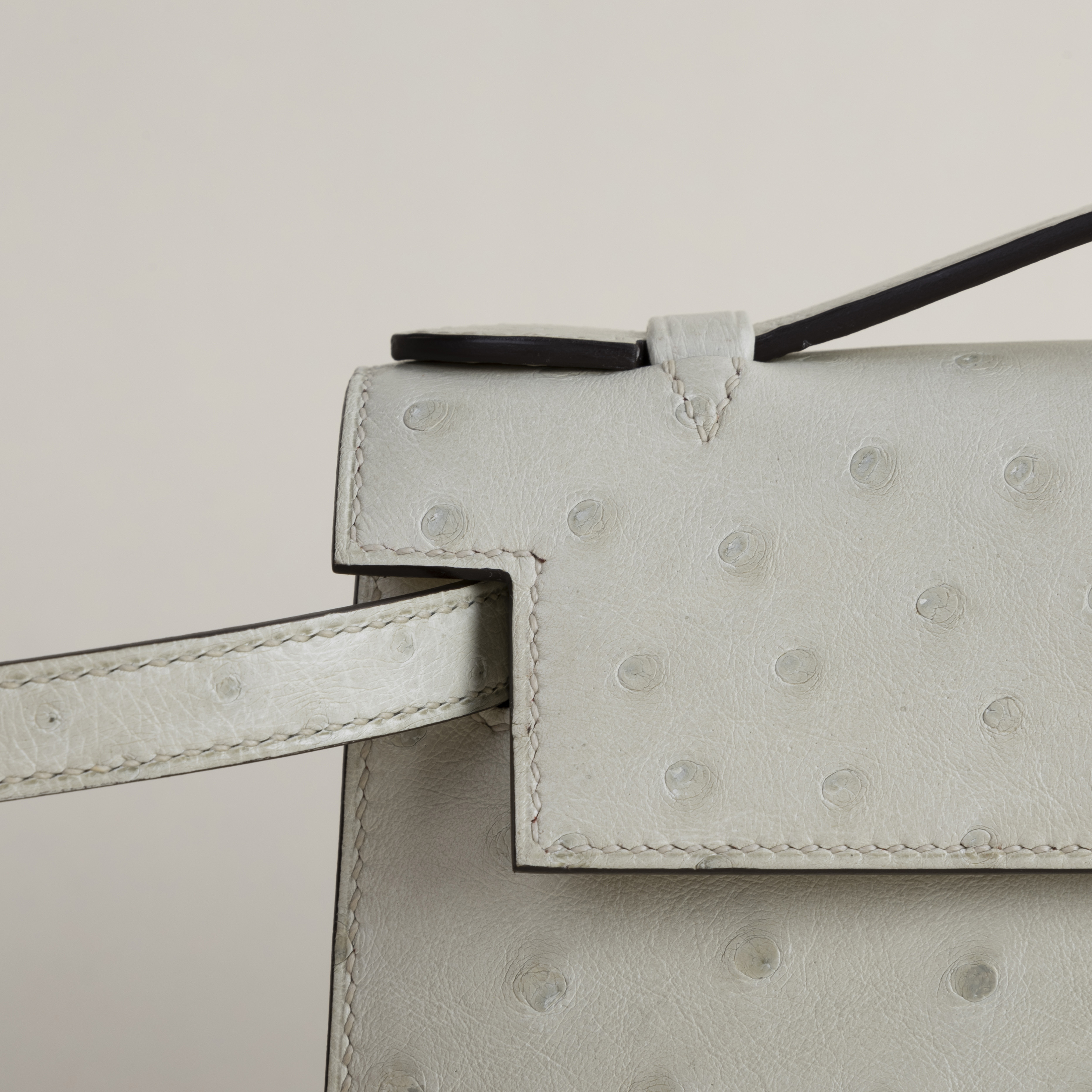 Kelly Pochette Ostrich 3C Parchemin GHW