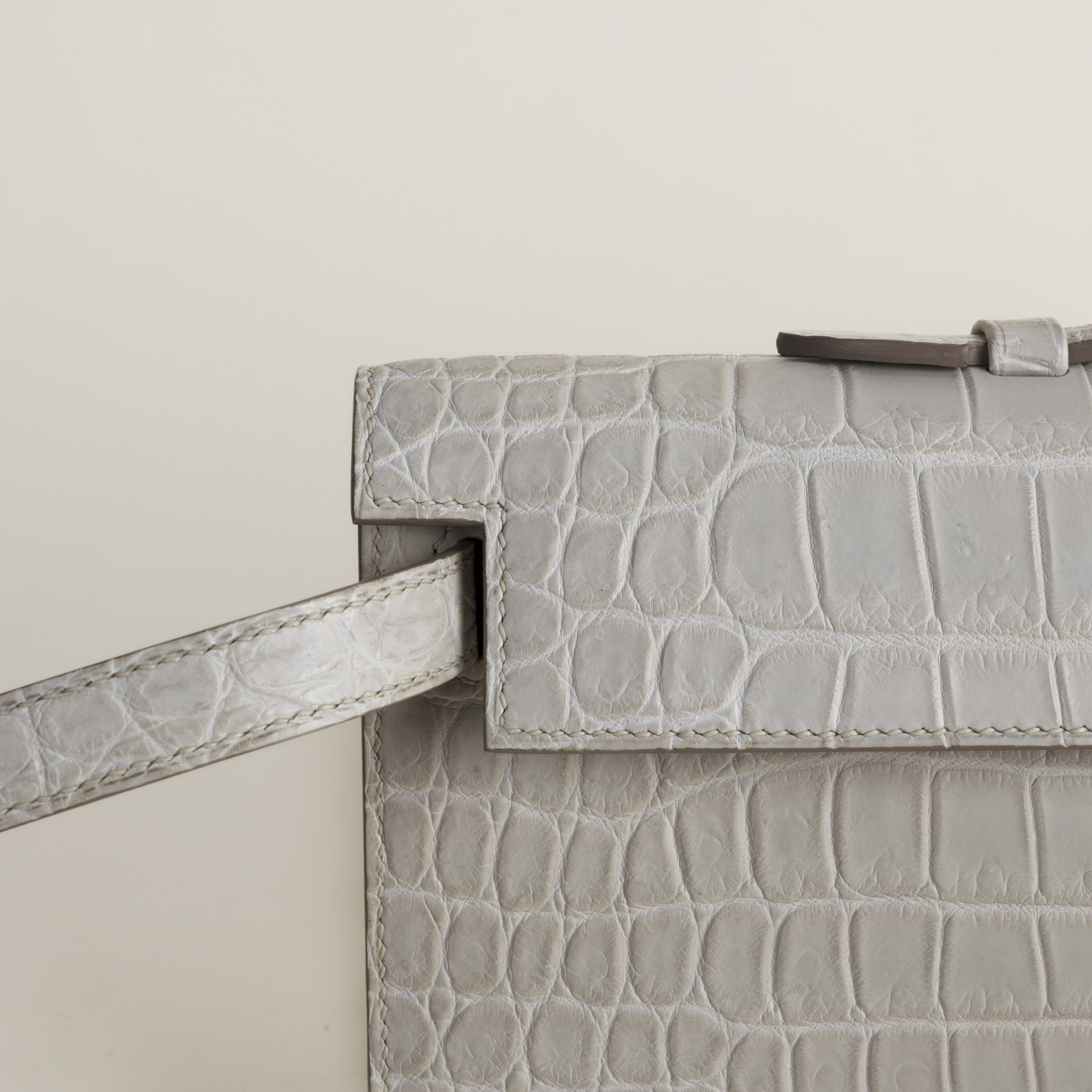 Kelly Cut Matte Porosus Crocodile 8L Beton PHW