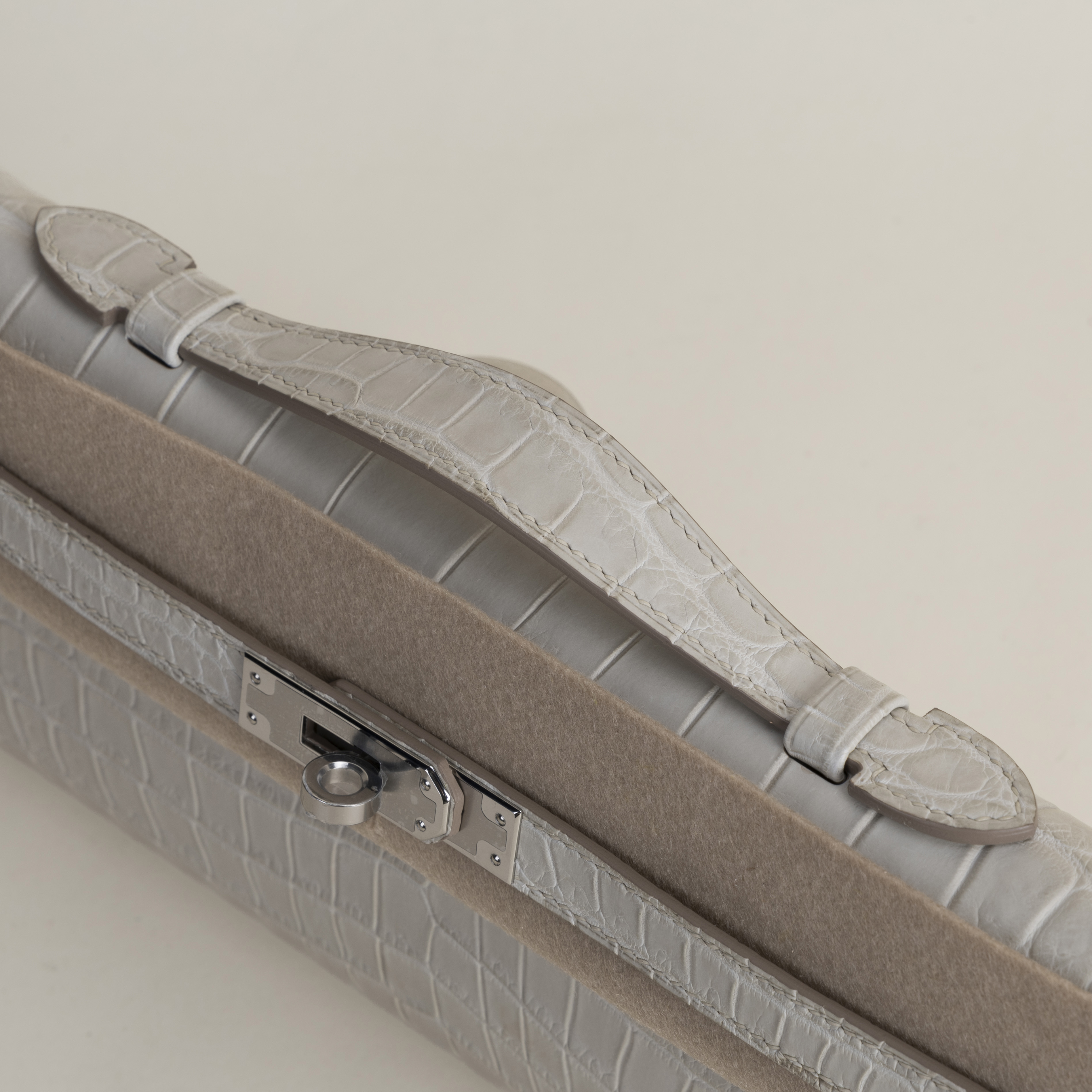 Kelly Cut Matte Porosus Crocodile 8L Beton PHW