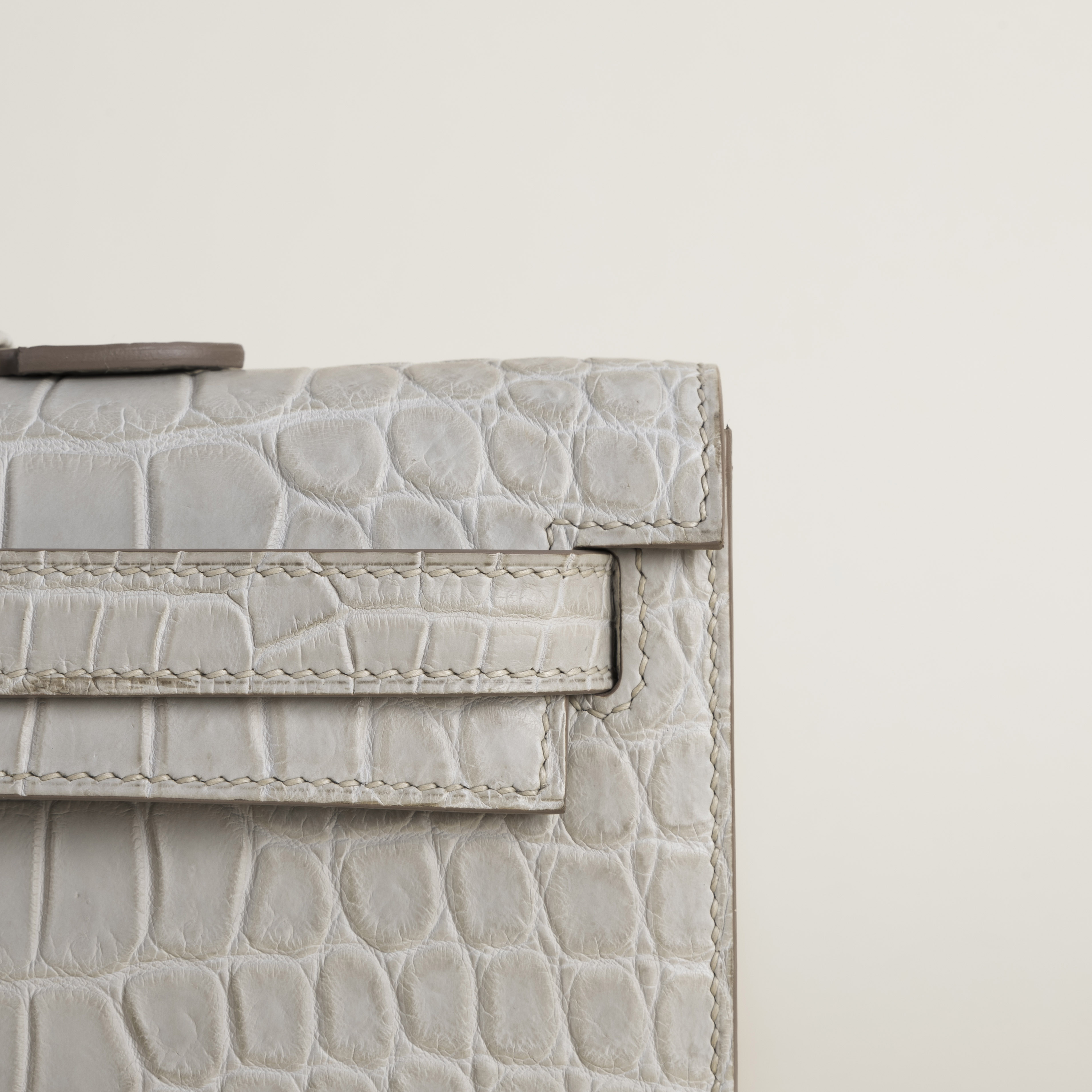 Kelly Cut Matte Porosus Crocodile 8L Beton PHW