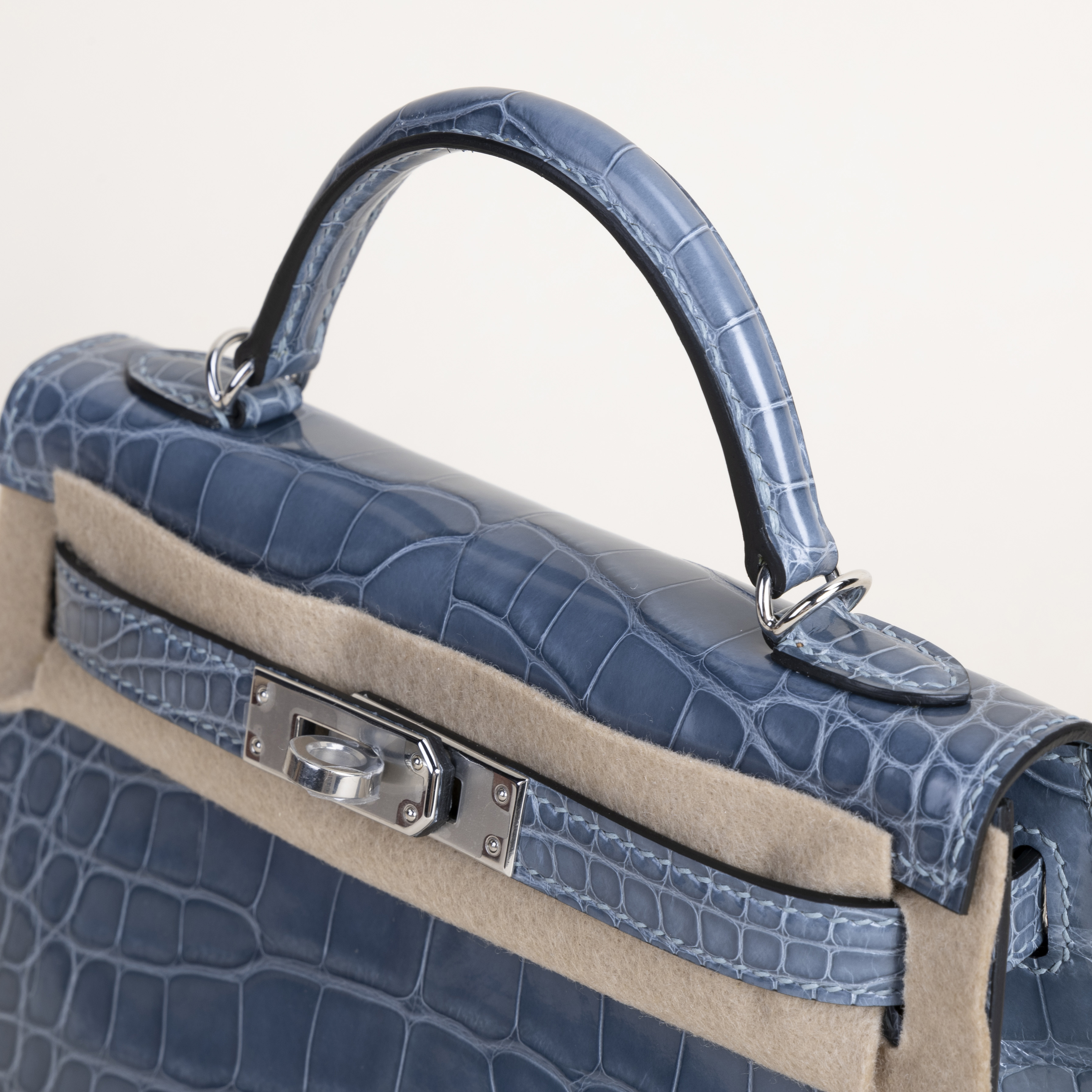 Mini Kelly Shiny Alligator CK75 Blue Jean PHW
