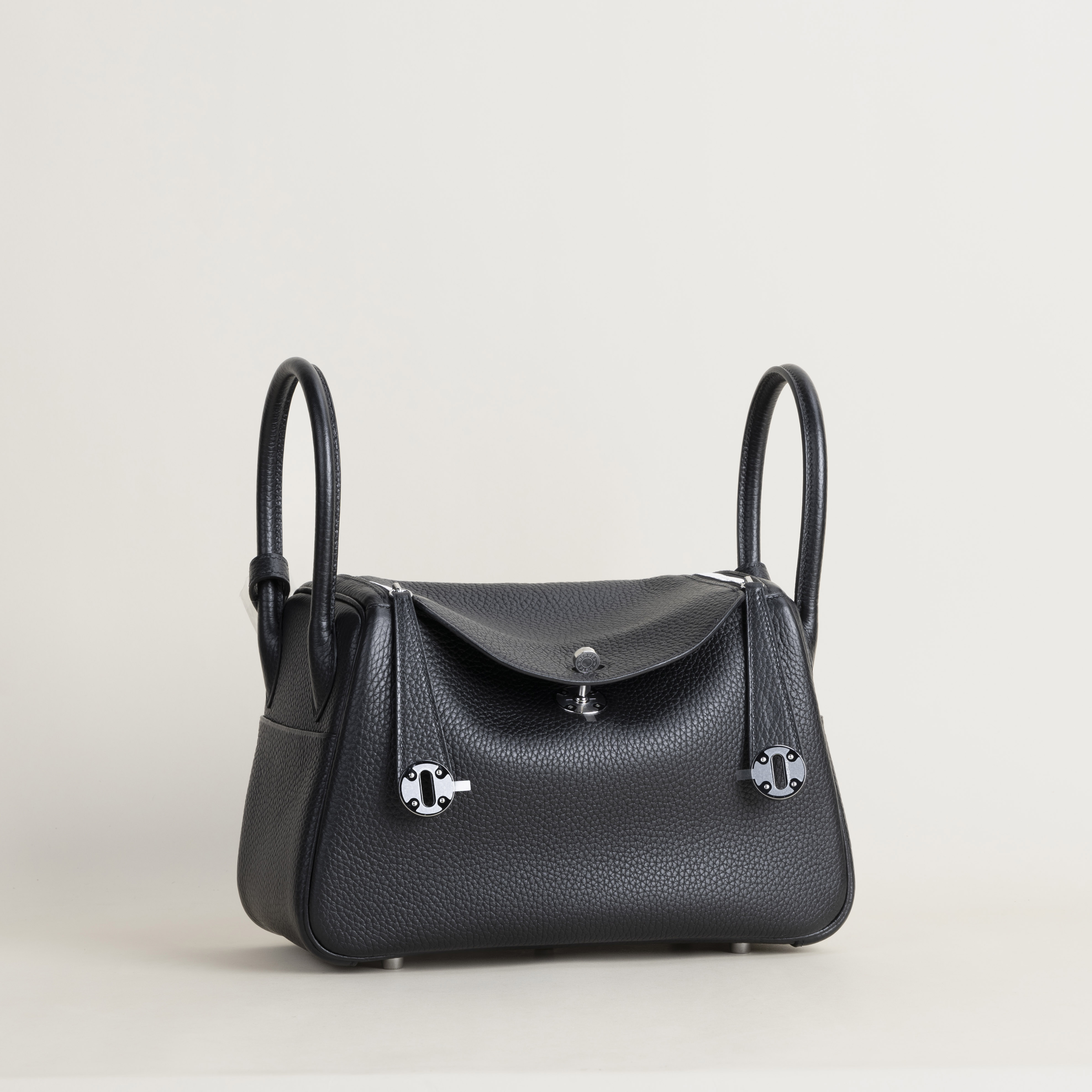 Lindy 26cm Clemence leather 89 Noir PHW