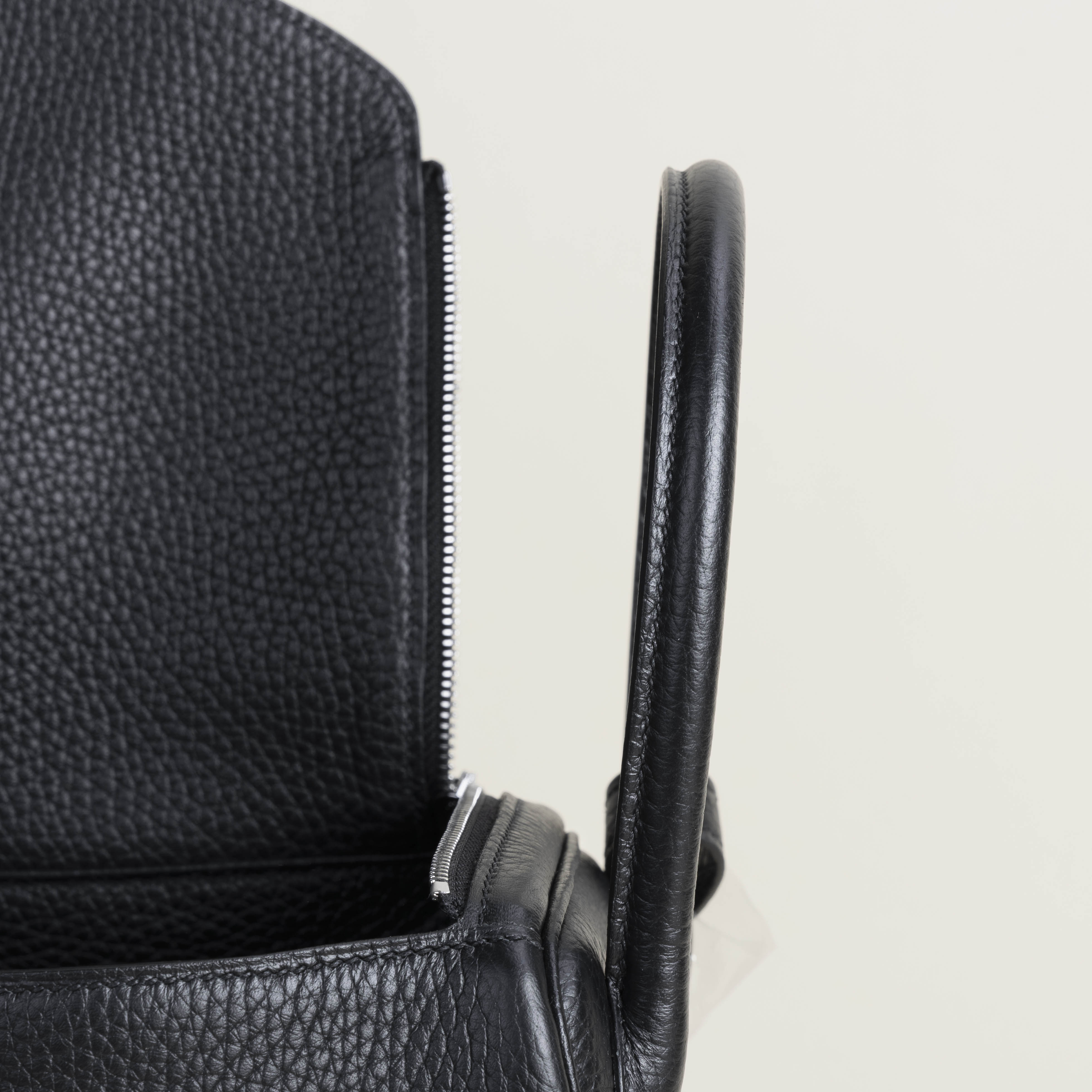 Lindy 26cm Clemence leather 89 Noir PHW