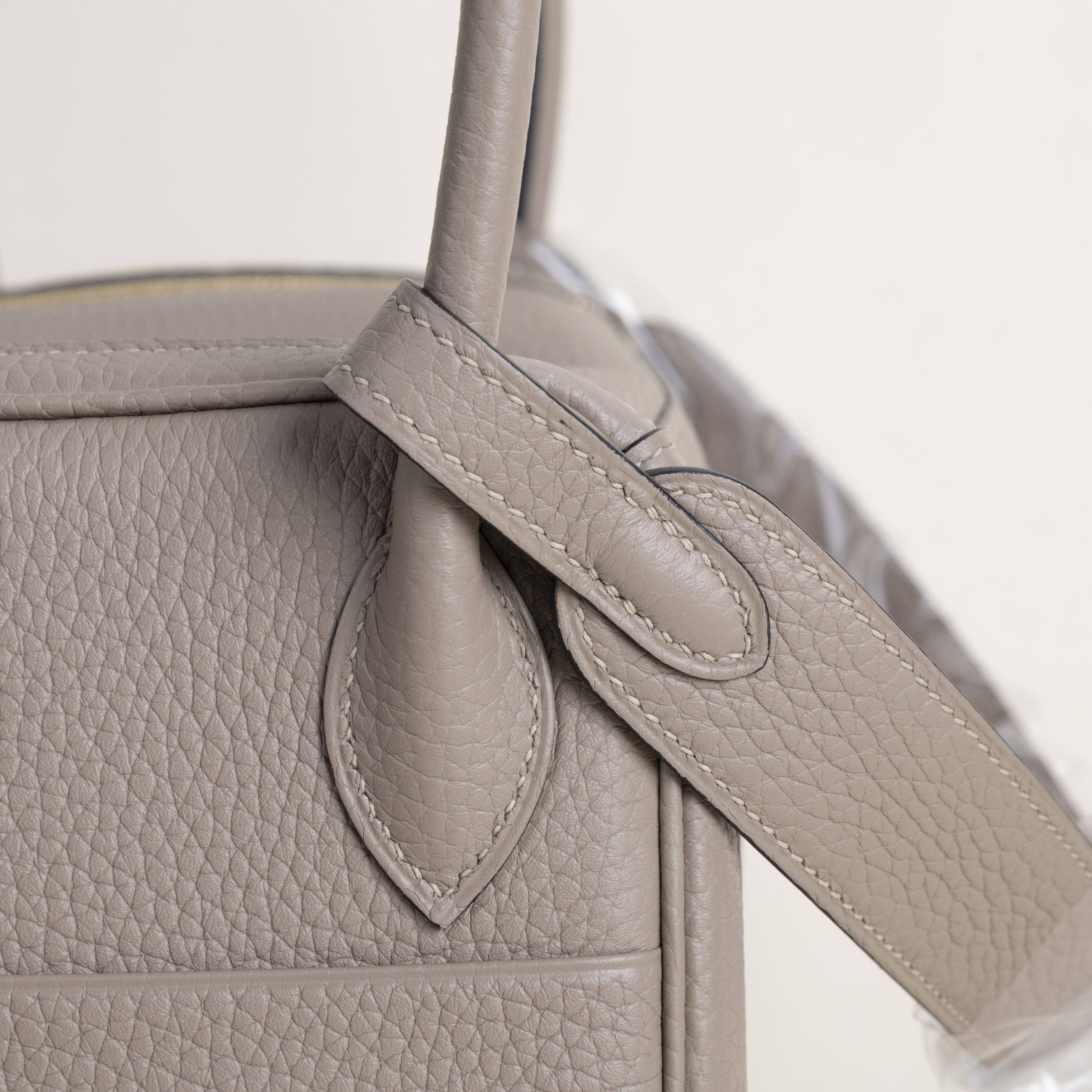 Lindy 26cm Clemence leather 81 Gris